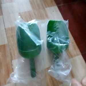 Gào nhựa xúc cám ca xúc thức ăn xúc gạo xúc phân vá nhựa gào nhựa