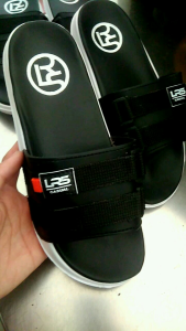 Sandal Pria Feet black sandal Wanita Slide Slop Ringan Traveling Lrs Casual Hitam