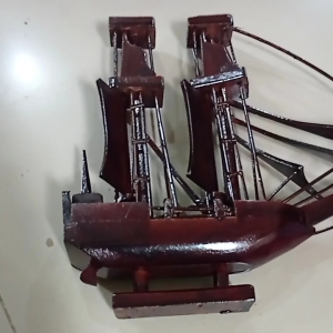 Miniatur Perahu Layar Kapal Pinisi Dewaruci Kayu 23x21x4 cm Hiasan Pajangan Koleksi Dekorasi Antik