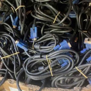 Dây cáp màn hình máy tính cũ - Dây cáp VGA kết nối với màn hình