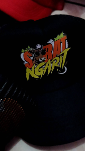 Topi T-Shirt Sobat Ngarit Viral: Desain Topi Trendy & Modern