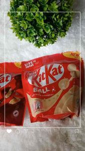 KITKAT Ball เวเฟอร์กรอบเคลือบช็อกโกแลต ขนาด 140 กรัม สินค้าจากบัลแกเรีย มี 2 รส
