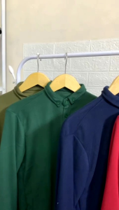 Kemeja Pria Dewasa Polos Kerah Lipat: Kunci Penampilan Modis & Nyaman