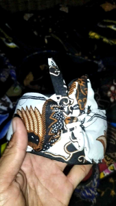 Makuta Wangsa & Iket Sunda: Desain Tradisional & Model Terbuka