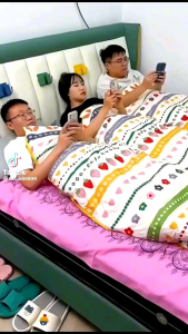 🌹READY STOCK🌹 Wall Mounted Mobile Phone Plug Socket Holder Charging Organizer Storage Box Alat Simpanan Dinding 壁挂式手机支架