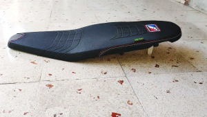 Jok Slim Fino Karbu: Pilihan Terbaik untuk Modifikasi Motor