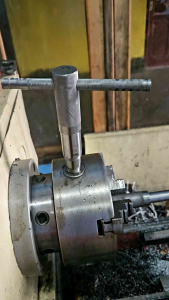 Kunci Pembuka Chuck Mesin Bubut 12 Inch kotak 12 x 12