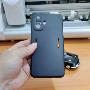 Casing Ponsel Desain Elegan: Pilihan Premium Untuk Poco F4 GT