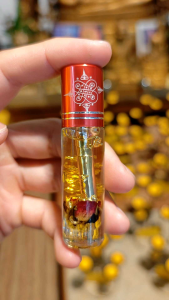 玫瑰女王诱惑锁心油】💋  ✨魅力与守护并存，让你发光，也被神佛守护✨  🌹由泰国九级高僧 🙏PhraKhruSong🙏 诵经加持开光