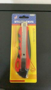 Heavy Duty Cutter w/ Rubber Grip(Random Color)