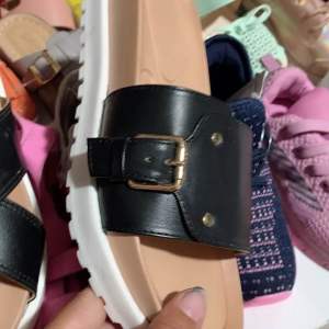 PARISIANS COMFY SANDALS (mallpullout) w/tag & BOx