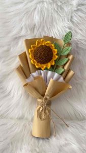 Bó hoa hướng dương bằng len làm quà tặng | Giấy gói ngẫu nhiên