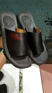 Sandal Pria Kulit Sapi Model Selop: Aktivitas Outdoor & Kebutuhan Harian