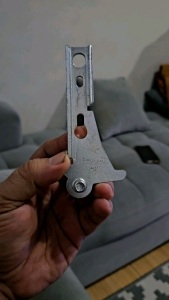 ENGSEL PINTU BAWAH KULKAS POLYTRON ORIGINAL