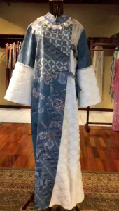 Abaya Tenun Viscos & Renda & Payet: Busana Muslim Elegan