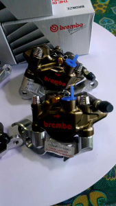 ปั้มล่าง เต่า งาน10a สลักทอง รุ่น wave 125 wave 110 i รุ่น sonic รุ่น จีออโน่ ( คอมบาย) Motorcycle มอเตอร์ไซค์ ( ปั้ม 1+ขา 1+น็อตจับปั้ม)