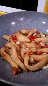 ไก่แดดเดียวคั่วพริกเกลือแสนอร่อย(สุกพร้อมทาน) สูตรเฉพาะของคุณพ่อรสชาติเข้มข้นเผ็ดเค็มหวานกำลังดีอร่อยเพลินเกินห้ามใจมี 2 ขนาด 200 กรัมและ 500 กรัม