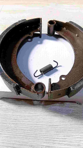 rusi chariot 175 brake shoe