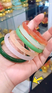 Vòng tay Đá Mã Não đa sắc màu bản đủa 8 li mang phong cách trẻ trung năng động cho Nữ.