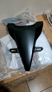 Cover Front Top Dasi & Dudukan Nopol Depan Vario 150 New 2018 & Vario 125 New 2018 K59J Hitam & Hitam Doff