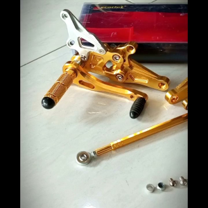 FOOTSTEP UNDERBOUND SCARLET RACING CNC KAWASAKI NINJA 150.