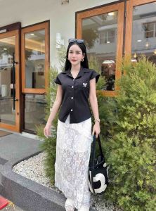 เสื้อเชิ้ตแขนกุดปักโบว์ ทรงสวยไฮโซ