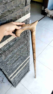 tongkat jalan kayu gaharu merah model habib D28