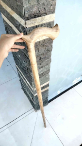 Tongkat Jalan Kayu Gaharu Merah Motif Culak D30