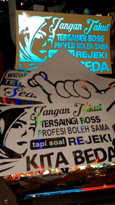 Stiker Kata-Kata & Stiker Mobil: Desain Unik dan Stiker Cuting Timbul