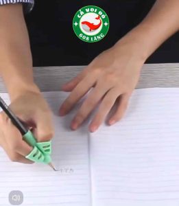 Đệm định vị hỗ trợ cầm bút cho bé - Dụng cụ xỏ ngón silicon chỉnh tư thế cầm bút cho bé