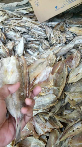 ikan Asin oleh-oleh khas tegal Bloso / ikan boso belah Isi 100grm ( tawar super kering)