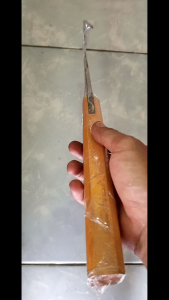 pisau sadap karet baja per gagang kayu