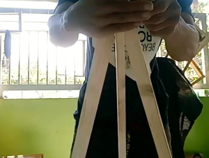 Standing Foto Kayu Bahan Jati Belanda Ukuran 120cm