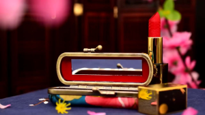 Box Dompet Futuristik & Lipstick Import: Pilihan Terbaik untuk Anda