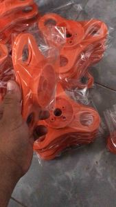 Segitiga Orange Penjepit Roll Film Mesin Pres Cup Sealer Berlaku Untuk Semua Merek