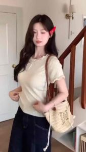 Áo len mongtoghi len dệt Quảng Châu cổ viền ren gắn nơ cổ hoạ tiết trái tim
