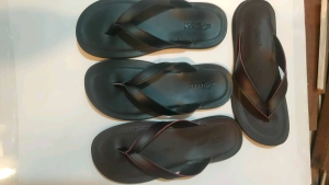 Sandal Kulit pria jepit polos Terbaru