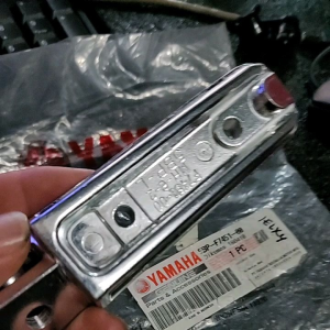 Footstep Injakan Kaki Depan Kanan Scorpio Vixion New Vixion Old Dudukan Step Depan Vixion Scorpio Yamaha 5BP-F7451-00 Ygp LH Univrsal