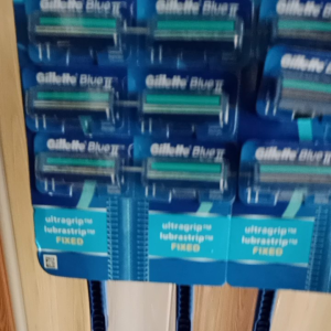 Gillette Blue II Alat Pencukur Kumis Tajam Awet