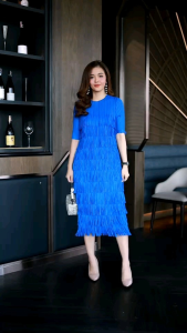 Maxi Pleated fabric เดรสผ้าอัดพลีท Premium  งานแต่งดีเทลด้วยพู่เป็นชั้นๆ ผ้ายืดหยุ่นได้ทั้งตัว ทรงชุดเข้ารูป ใส่แล้วดูดี เรียบหรูค่ะ  มี​ 5 สี น้ำเงิน บานเย็น ส้ม ฟ้า  เขียว