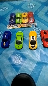 MAINAN Anak MOBIL Sedan Super Cepat 1 set isi 4 pcs