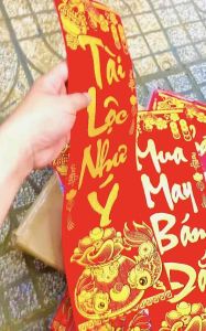 Decal liễn nhung câu đối đỏ dán tường trang trí Tết(sẵn keo dán mặt sau)