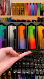 Combo 5cái Bật lửa khò vỏ kim loại thời trang Nghiêng bật chống gió bật lửa nhiều màu sắc  bơ..m g.a được khi hết