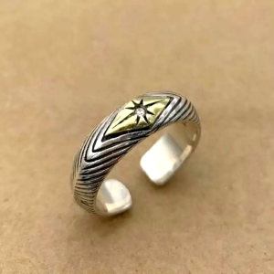 Cincin Elegan Desain Mahkota Bersinar (Adjustable)