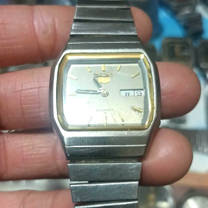 Đồng hồ Seiko 5 thủy vàng automatic mặt xám ghi zin cổ xưa