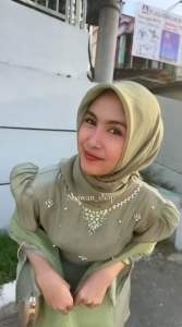 Selendang Organza Elegan: Aksesoris Pesta Kondangan yang Wajib Dimiliki