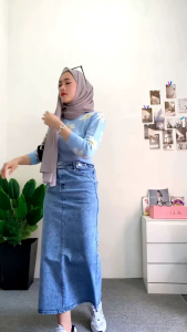 Rok Jeans Slim Wanita Denim Higwaist Korean Style Muat Bb 38-73 kg Flokijeans