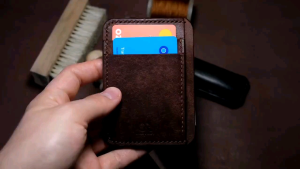 Dompet Kulit Kompak & Tahan Lama: Hadiah Sempurna untuk Pria