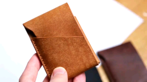 Dompet Kulit Minimalis: Tempat Kartu & Desain Ramping