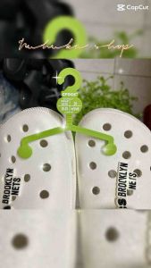 Móc treo dép crocs móc của hãng móc nhựa treo dép giữ dép gọn gàng tiết kiệm không gian